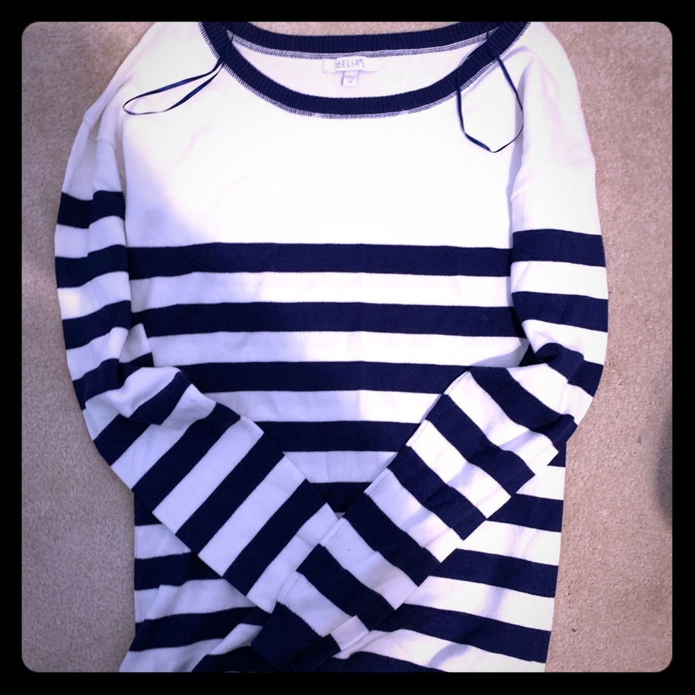 Delia’s medium long sleeve shirt.